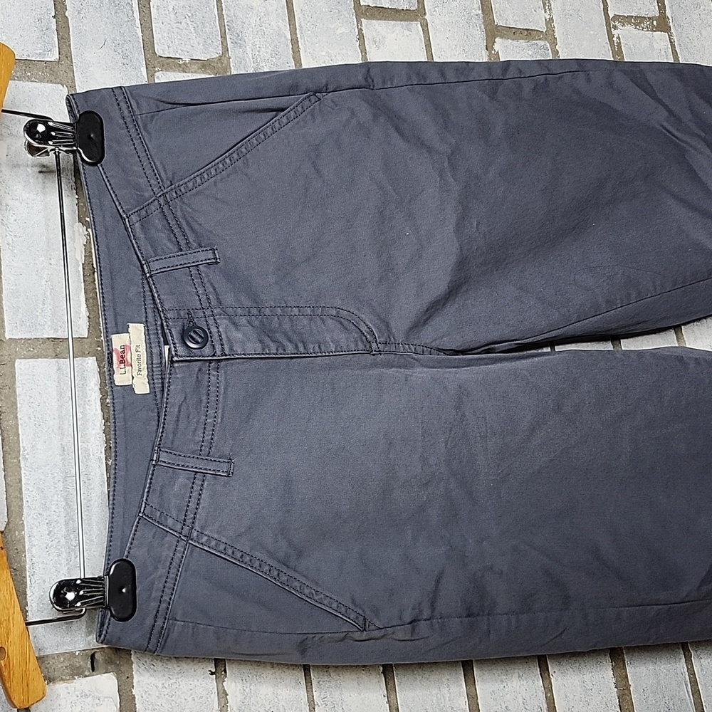 L.L. Bean Women's Favorite Fit Gray Capris Cropped Pants Size 4 Grayish Blue - Picture 2 of 11